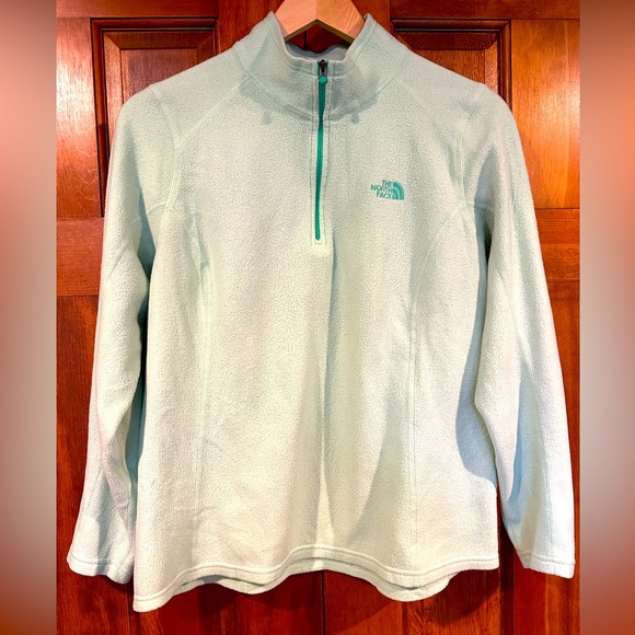 The North Face Women’s Large 1/4 Zip Fleece Sweatshirt in lime green - Picture 9 of 13